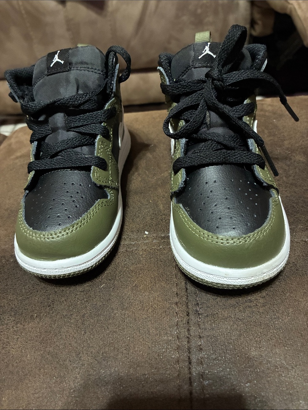 Jordan sneakers (toddler) - Picture 3 of 3